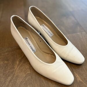 Vintage Etienne Aigner Beige Leather Women's Pumps 7.5 Made in Spain
